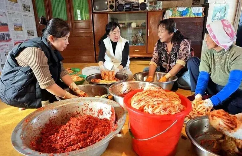 辣白菜里的烟火气 延边特产串起乡村振兴新路径