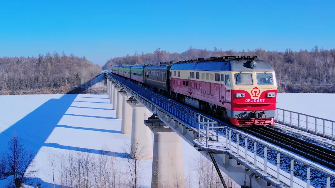 上车盖章，下车冰钓！龙井号太会玩