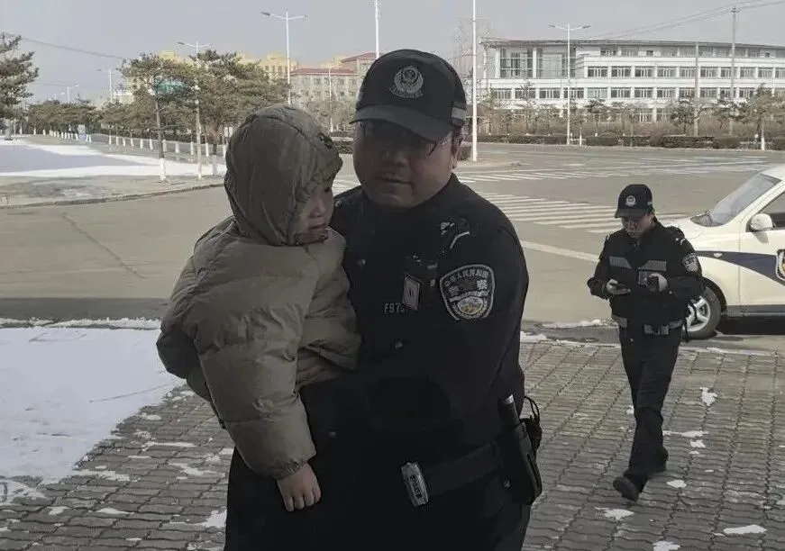 【延边 一个温暖的地方】走失幼童遇 “临时家长” 深山老人盼来 “守护者”——延边公安的暖心时刻！