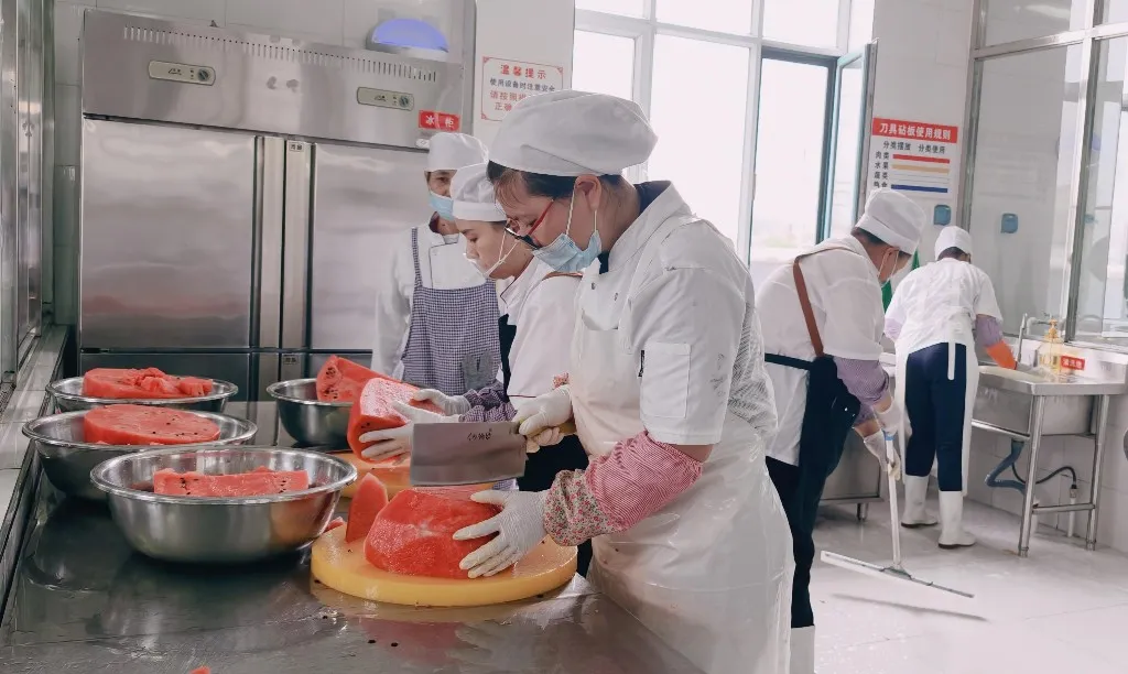 珲春市：让“校园餐”成为学生“幸福餐”