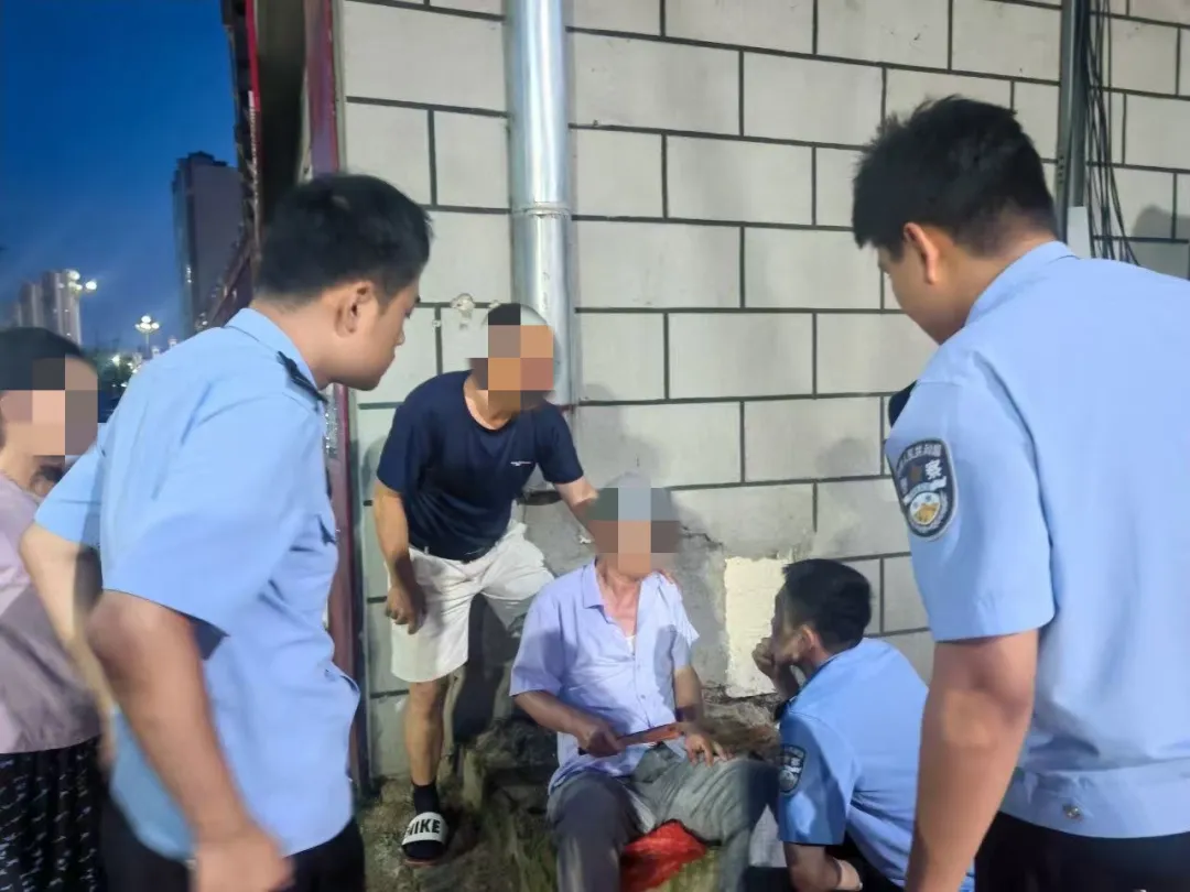 【延边 一个温暖的地方】藏蓝微光落街巷，寻常小事暖万家